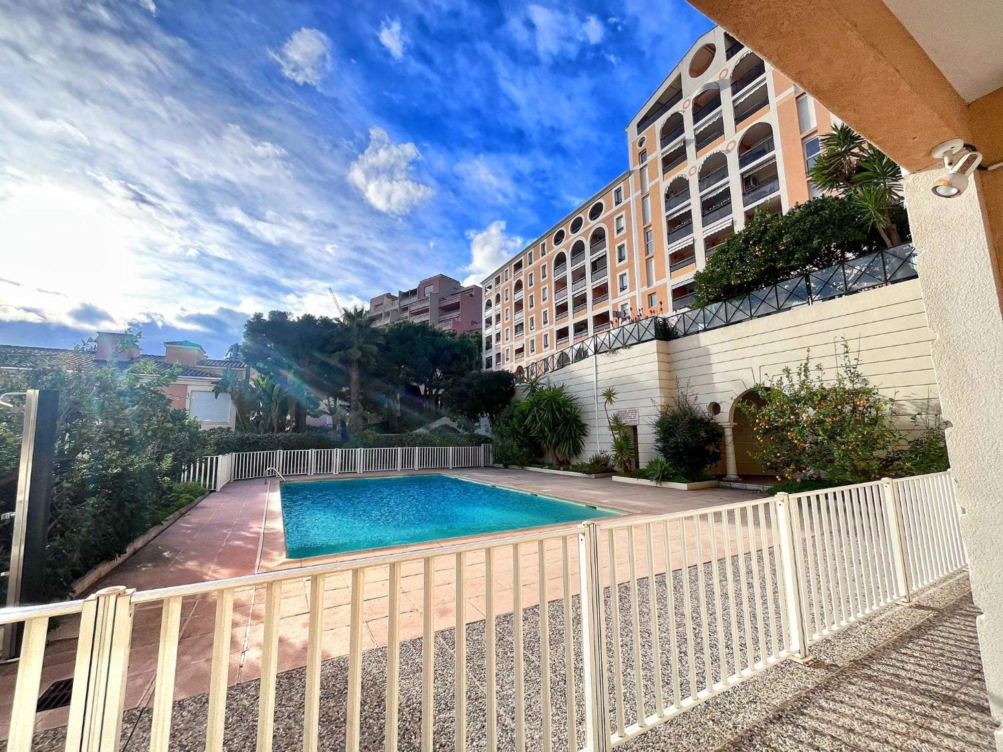 Direct Monaco 2 Pieces Devant Piscine Beausoleil Esterno foto